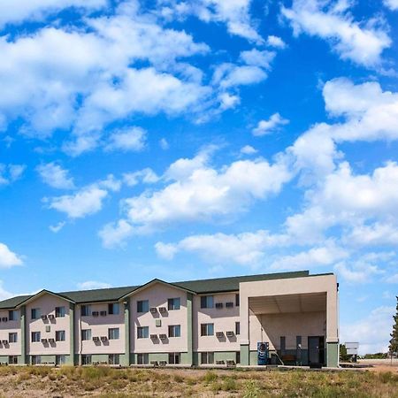 Super 8 By Wyndham Pueblo Hotel Exterior foto