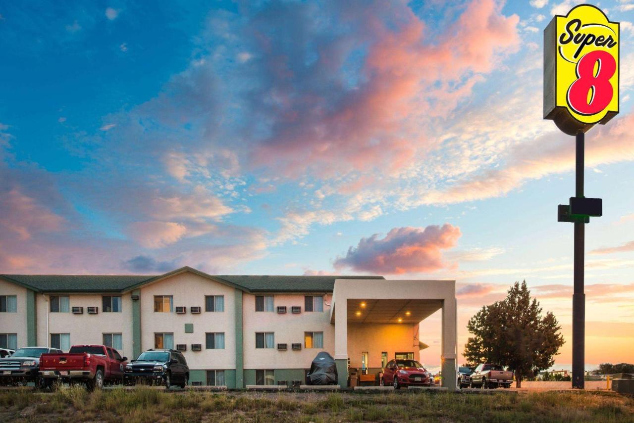 Super 8 By Wyndham Pueblo Hotel Exterior foto