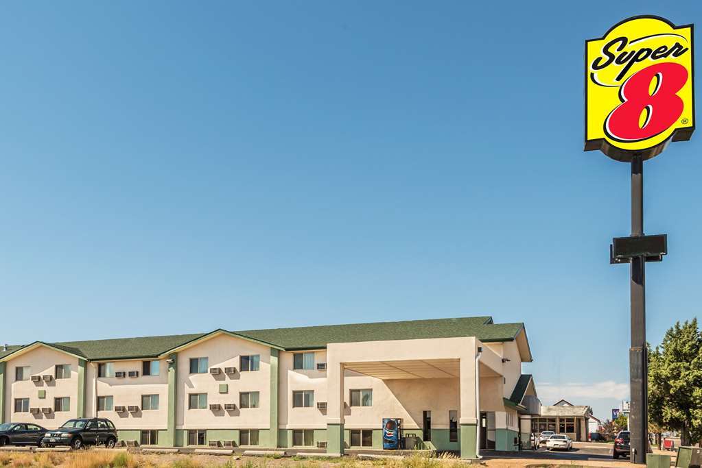 Super 8 By Wyndham Pueblo Hotel Exterior foto